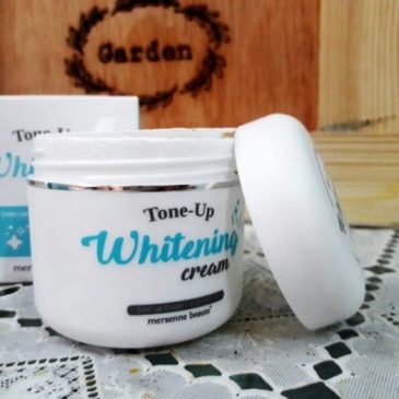 Kem dưỡng trắng da tone up whitening cream review
